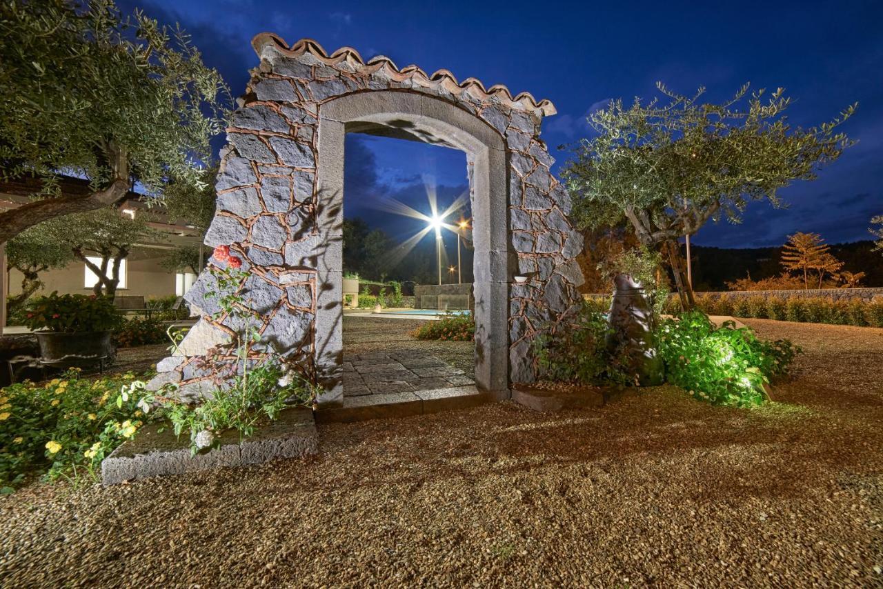 Il Casale Di Monacella Aparthotel Santa Venerina Luaran gambar