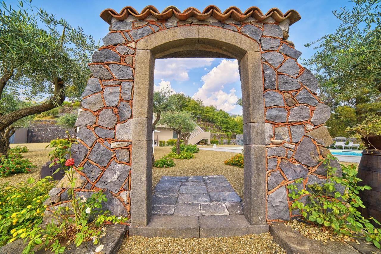 Il Casale Di Monacella Aparthotel Santa Venerina Luaran gambar