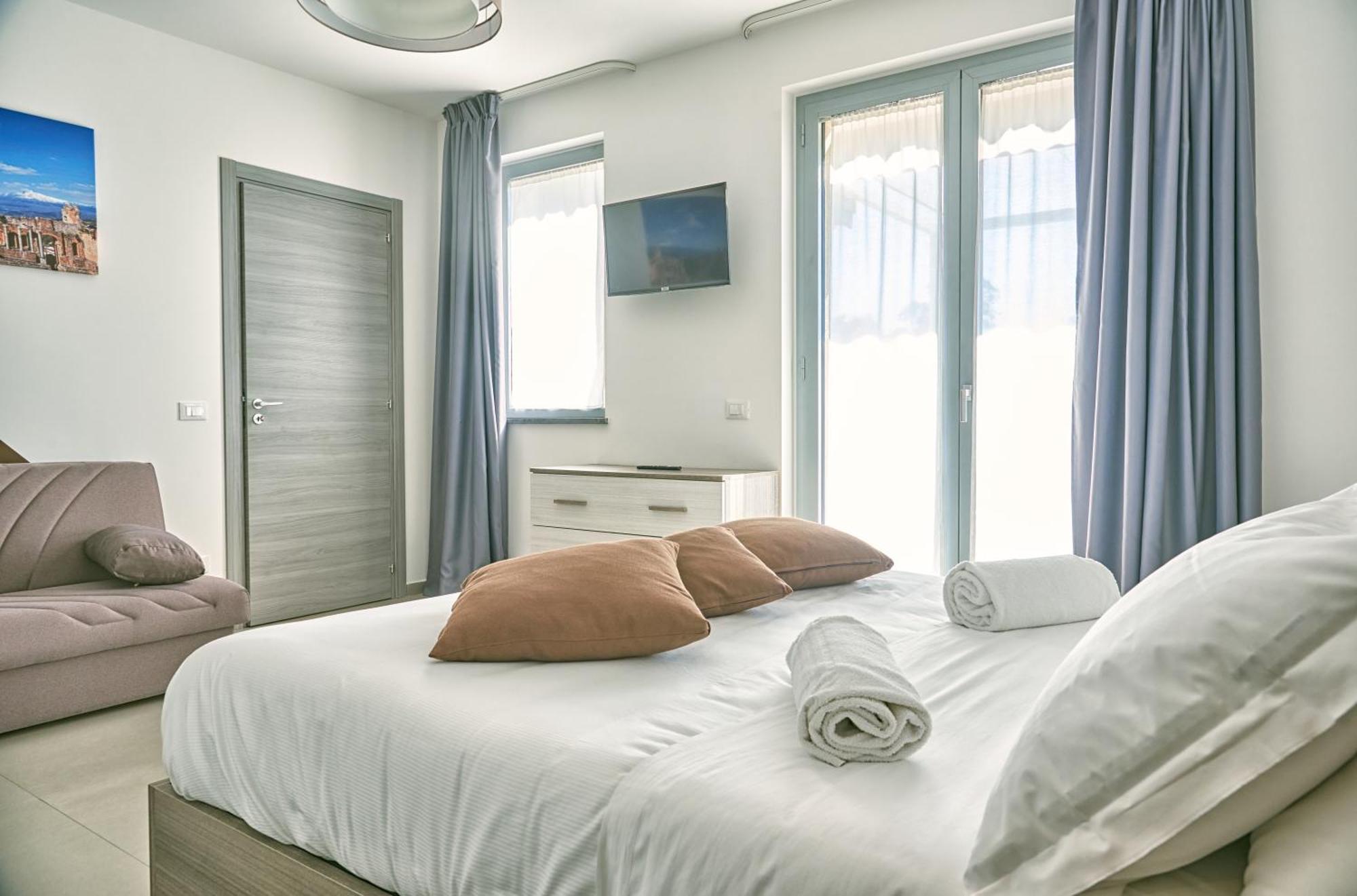 Il Casale Di Monacella Aparthotel Santa Venerina Luaran gambar