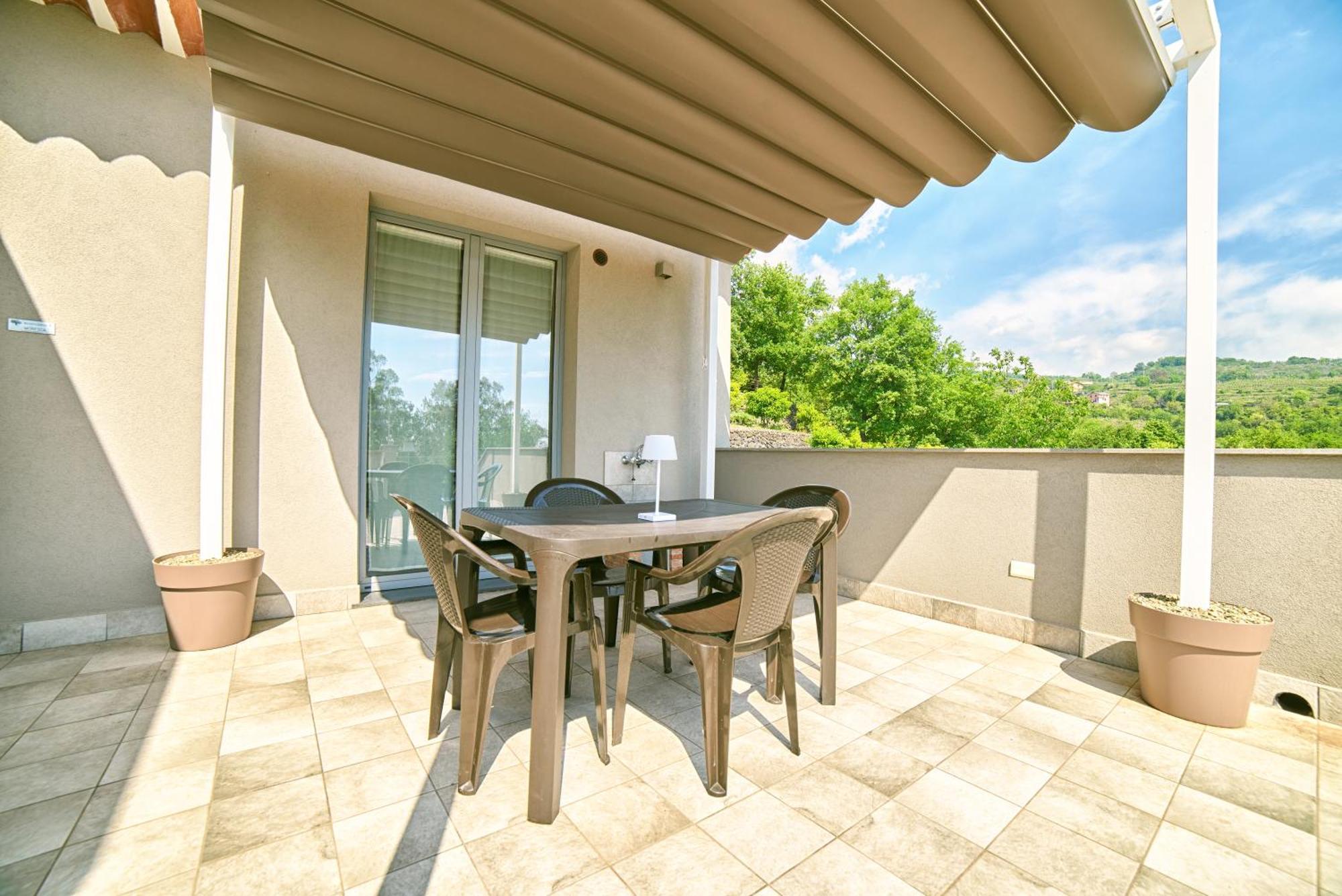 Il Casale Di Monacella Aparthotel Santa Venerina Luaran gambar